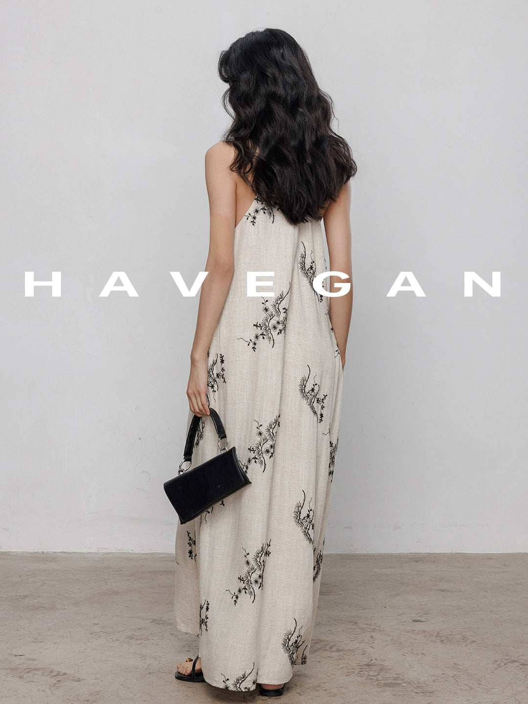 Embroidered V-Neck Sleeveless Dress_BDHL7236
