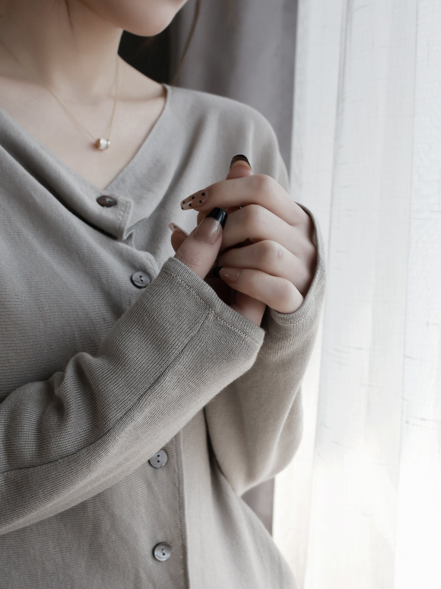 Loose-Collared Knitted Cardigan_BDHL7263
