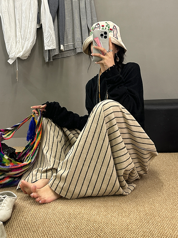 Loose-Fitting Striped Pants_BDHL7252