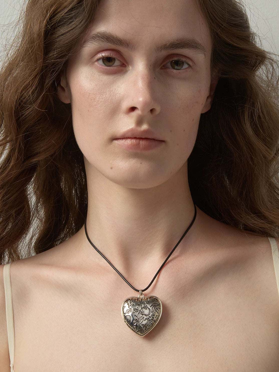 Engraved Heart Cord Necklace_BDHL8476