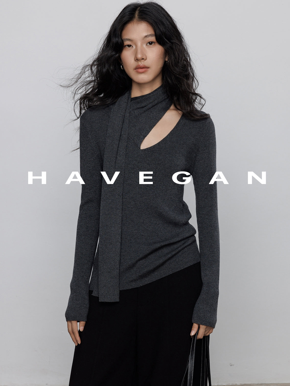 Halter-Neck Knit Tops_BDHL7784