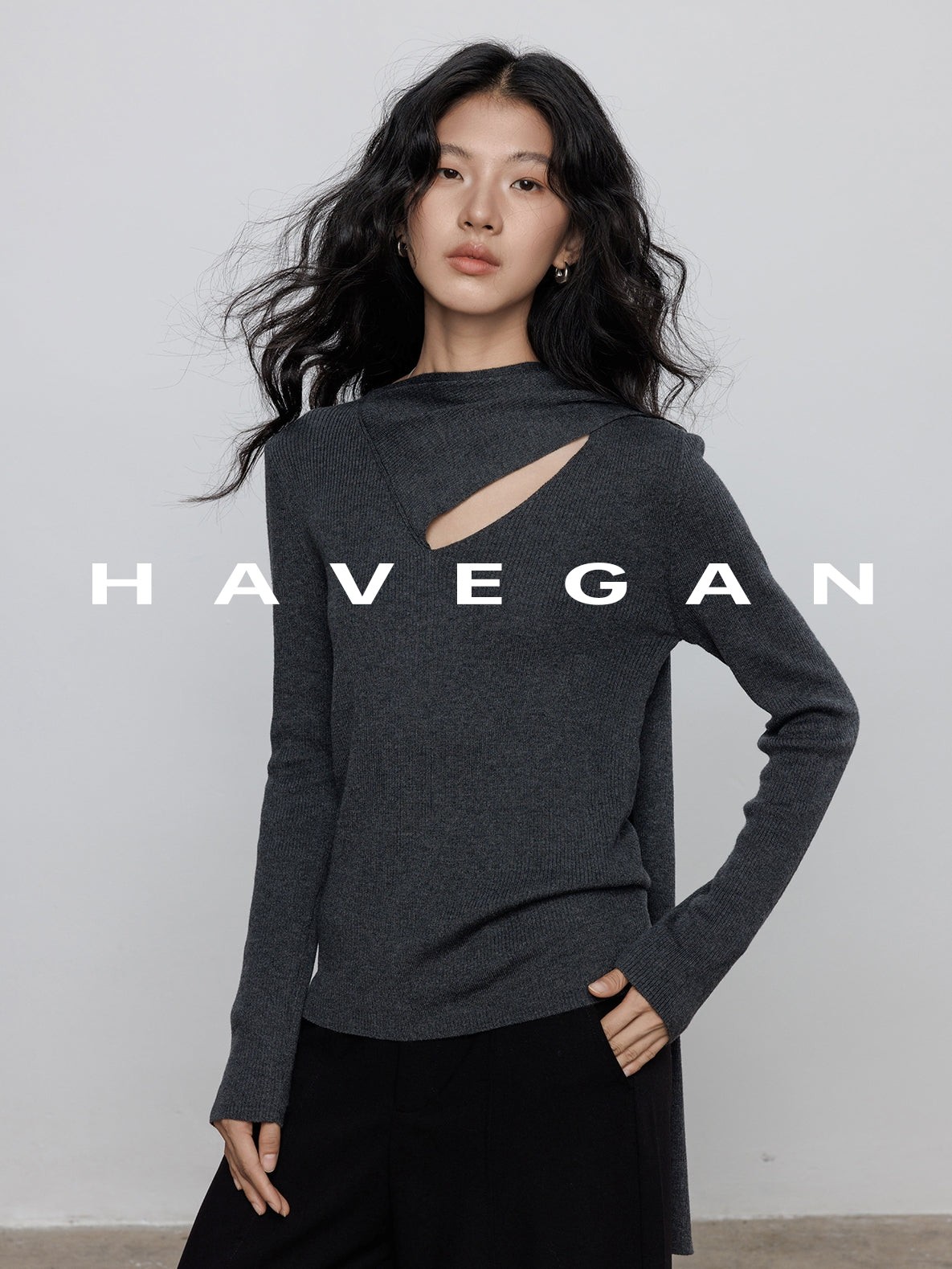 Halter-Neck Knit Tops_BDHL7784