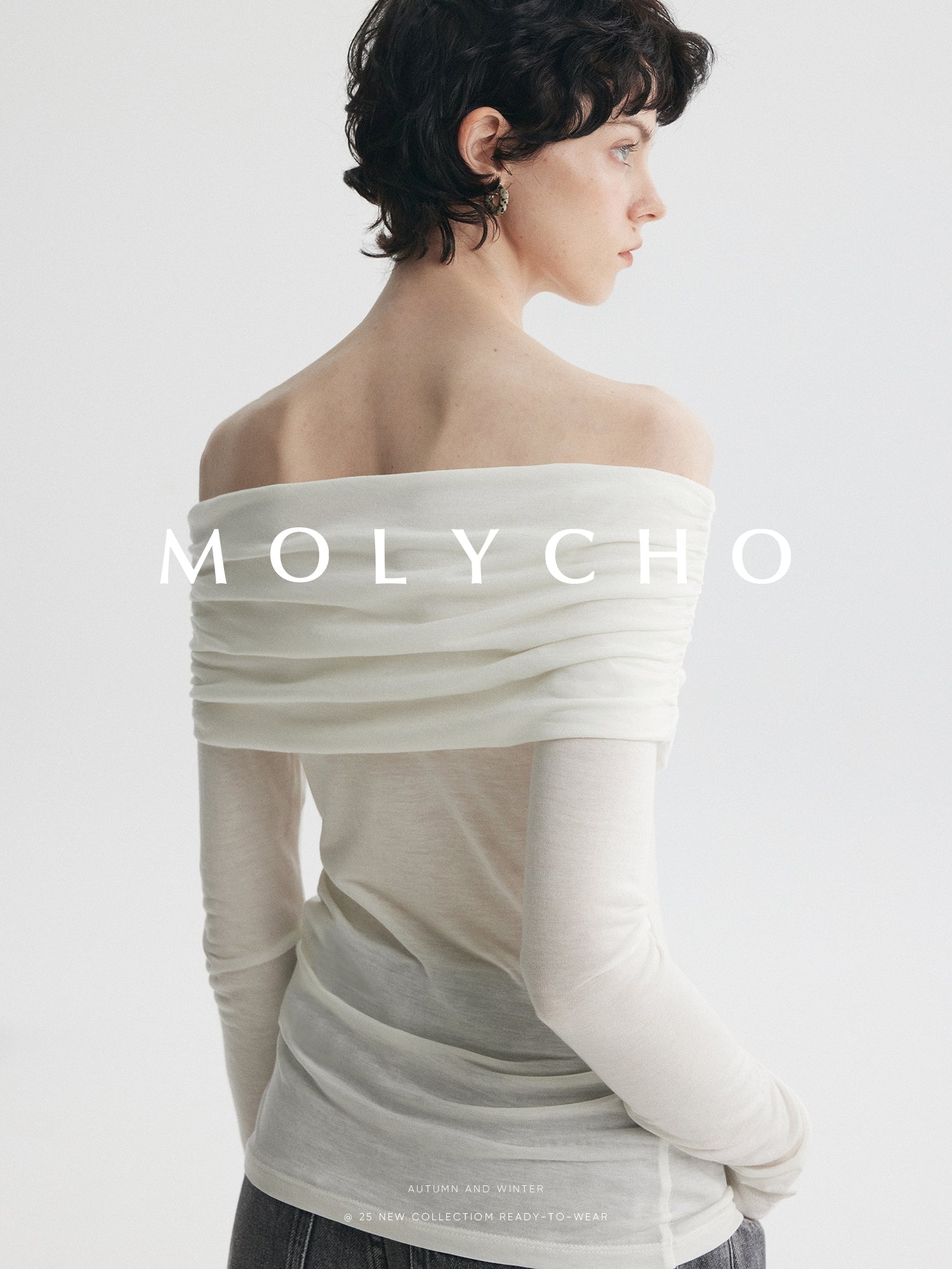 Lightweight Off-Shoulder Pleated Tops_BDHL7727