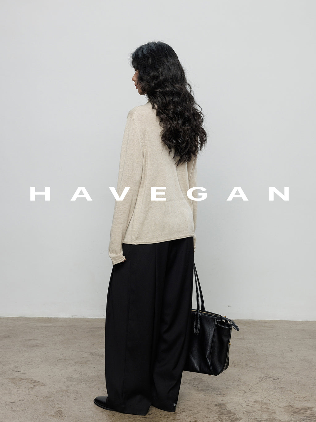 High-Neck Relaxed Tops_BDHL7899