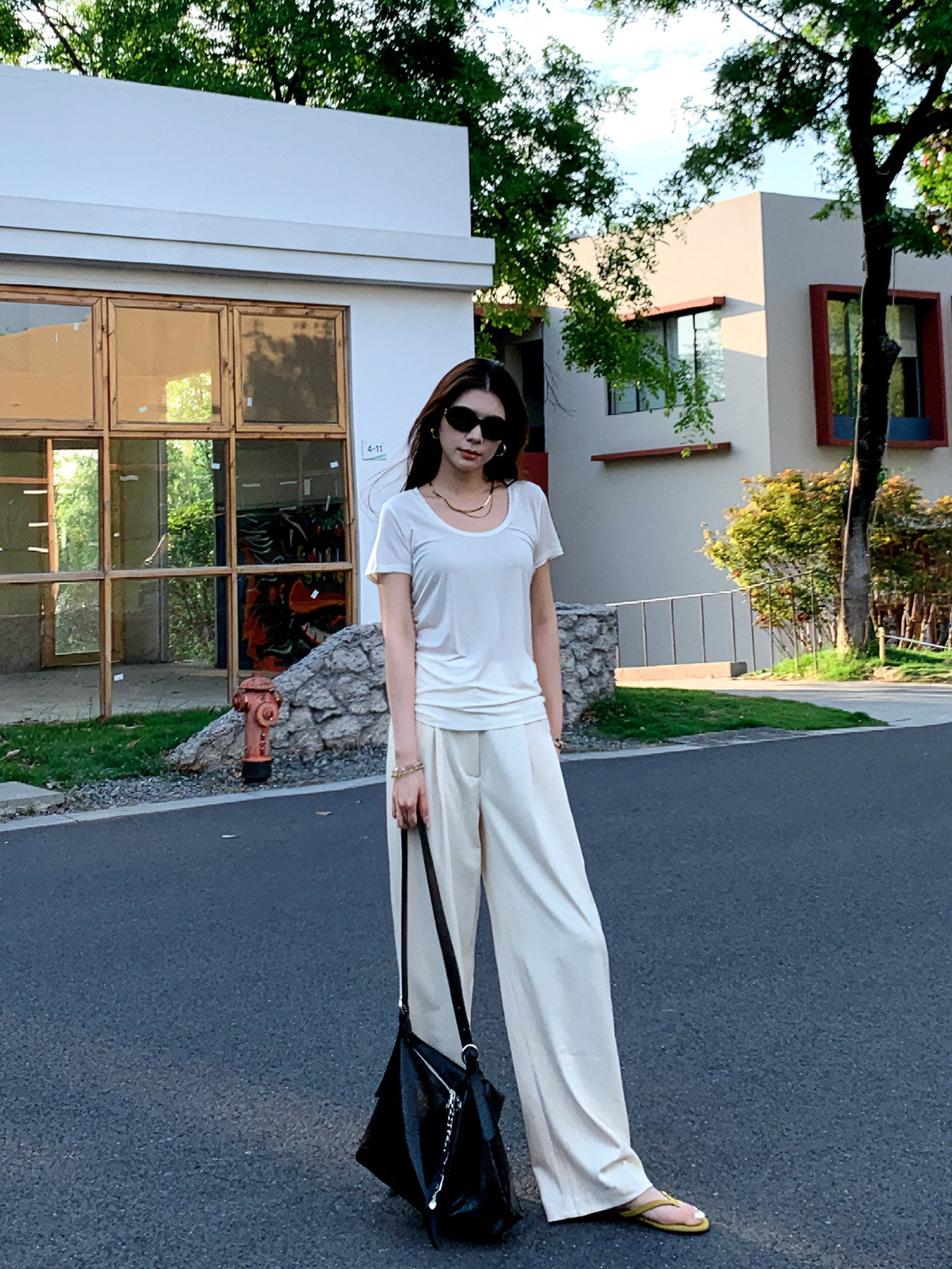 Pleated Wide-Leg Pants_BDHL8161