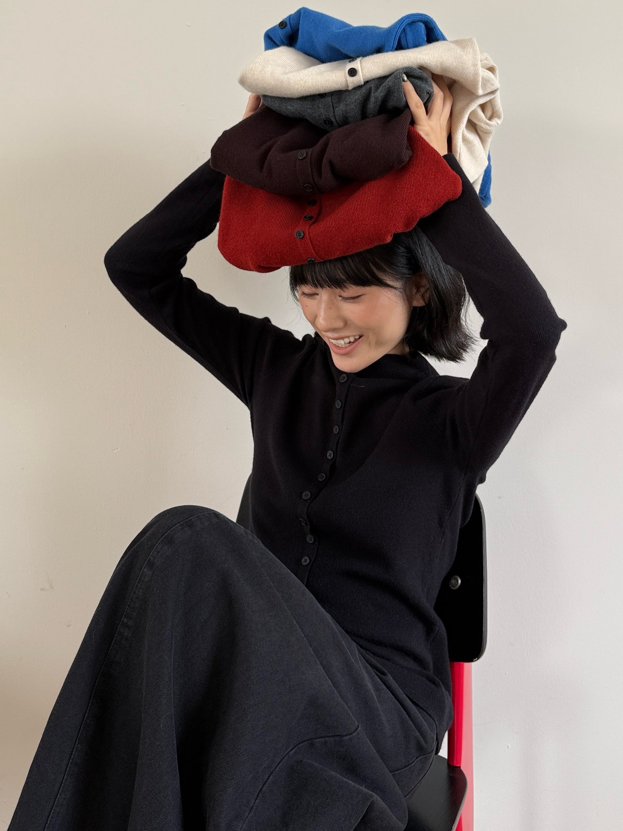 Front-Slit High-Neck Slim-Fit Tops_BDHL8025