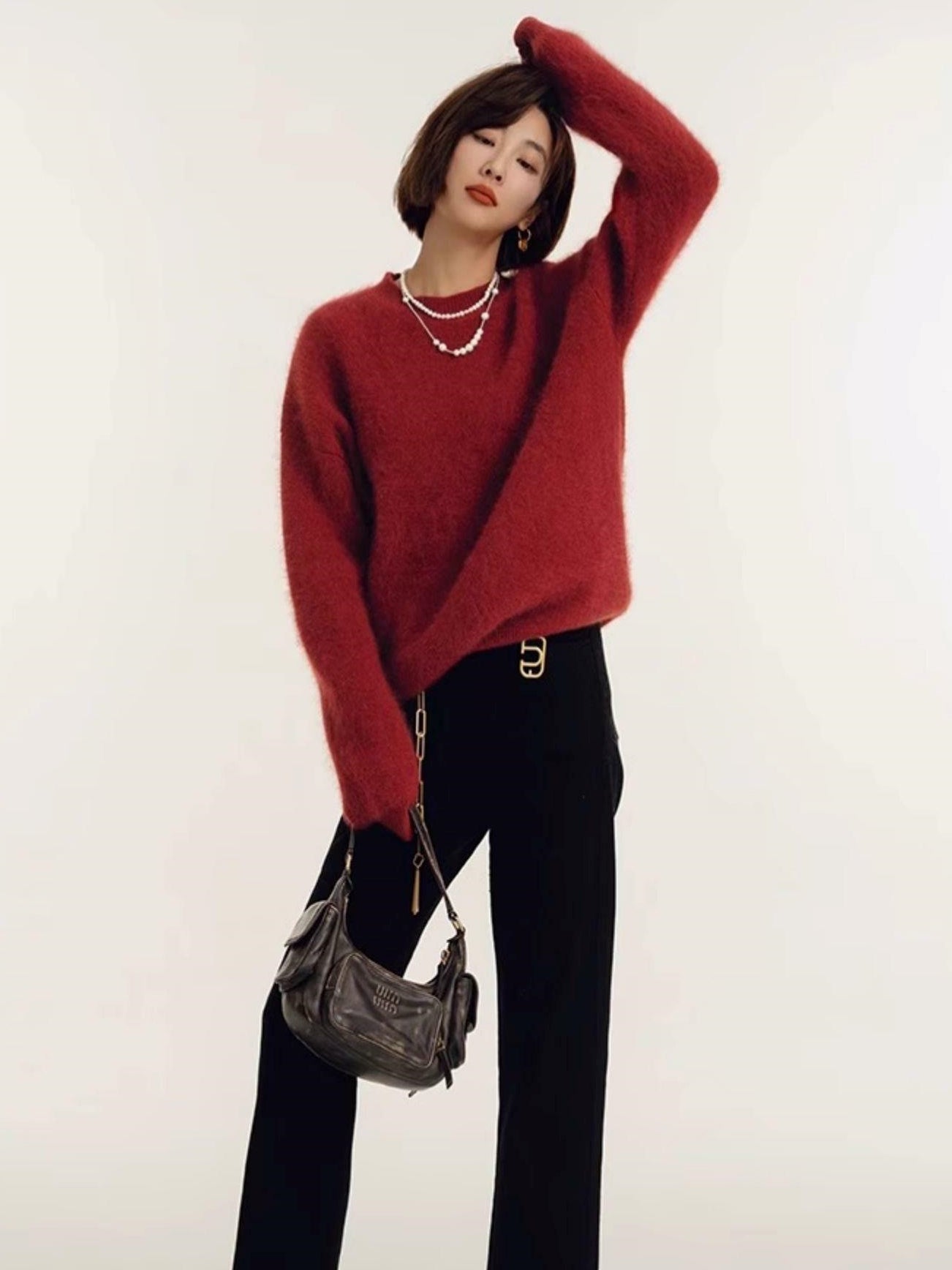 Fluffy Round Neck Sweater_BDHL6831