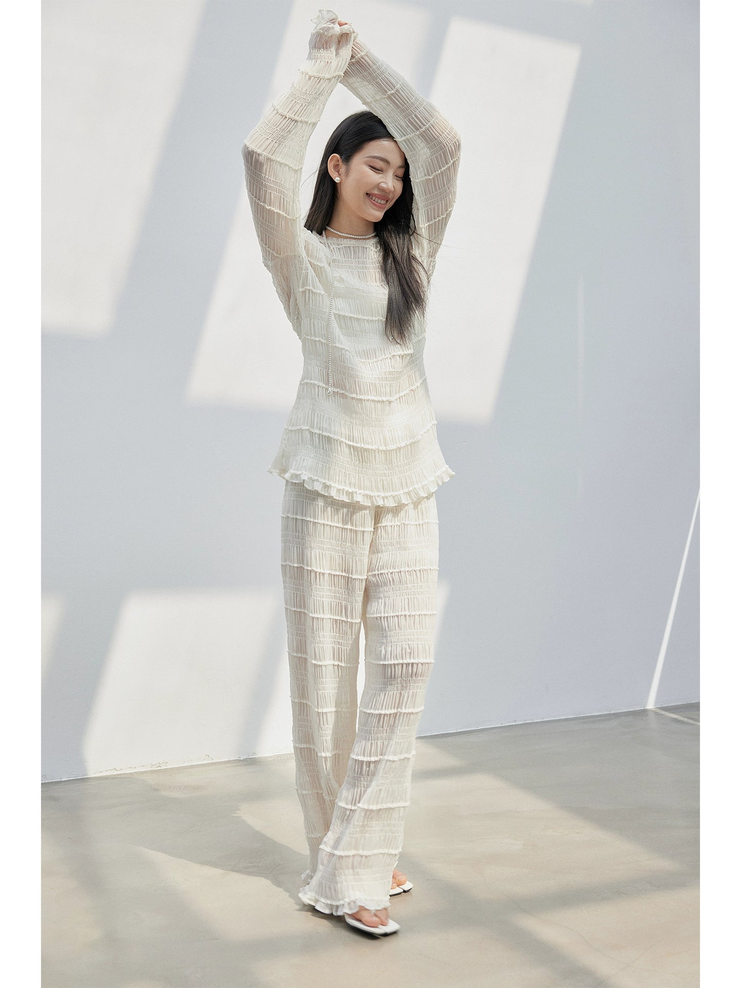 Layered Pleated Embroidered Top Loose-fitting Wide Pants Suit_BDHL5833 - HELROUS