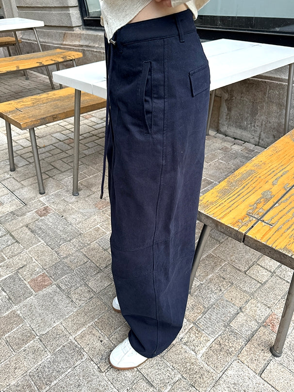 Relaxed-Fit Curved Cargo Pants_BDHL8011
