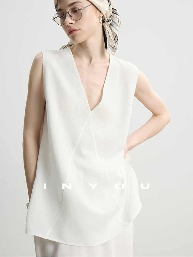 V-Neck Vest Or High-Waisted Skirt_BDHL7492