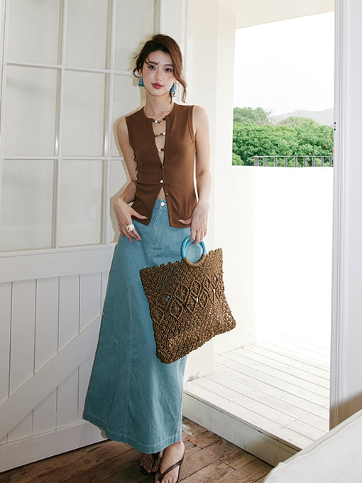 Beaded V-Neck Sleeveless Tops_BDHL7540