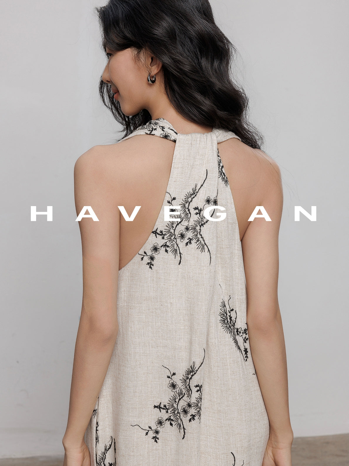Embroidered V-Neck Sleeveless Dress_BDHL7236