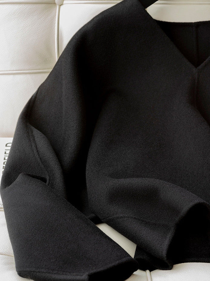 Loose-Fitting V-Neck Sweatshirt_BDHL8042