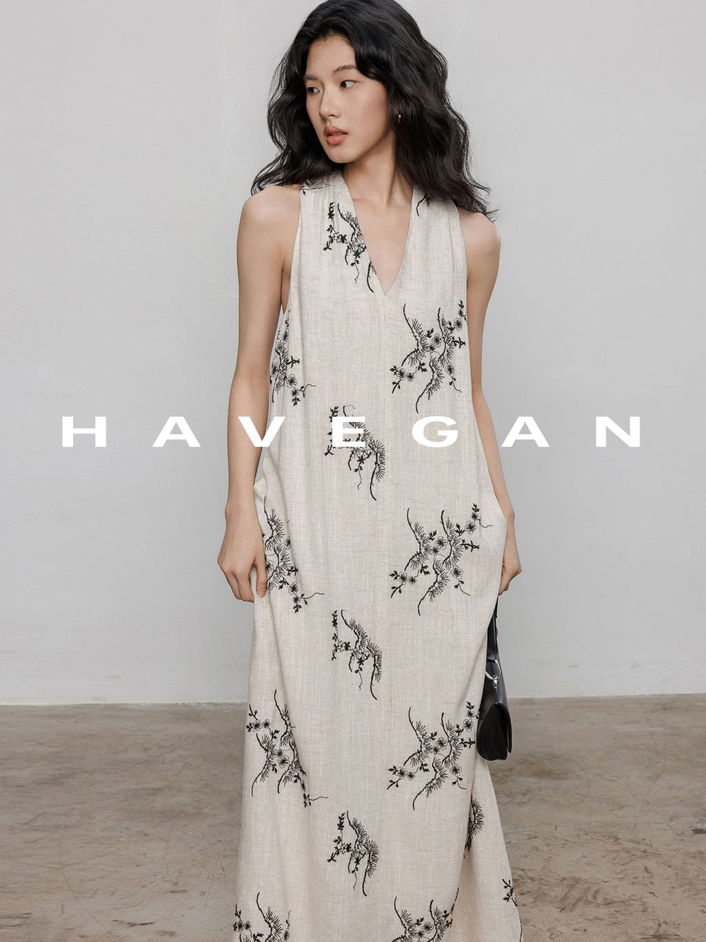 Embroidered V-Neck Sleeveless Dress_BDHL7236
