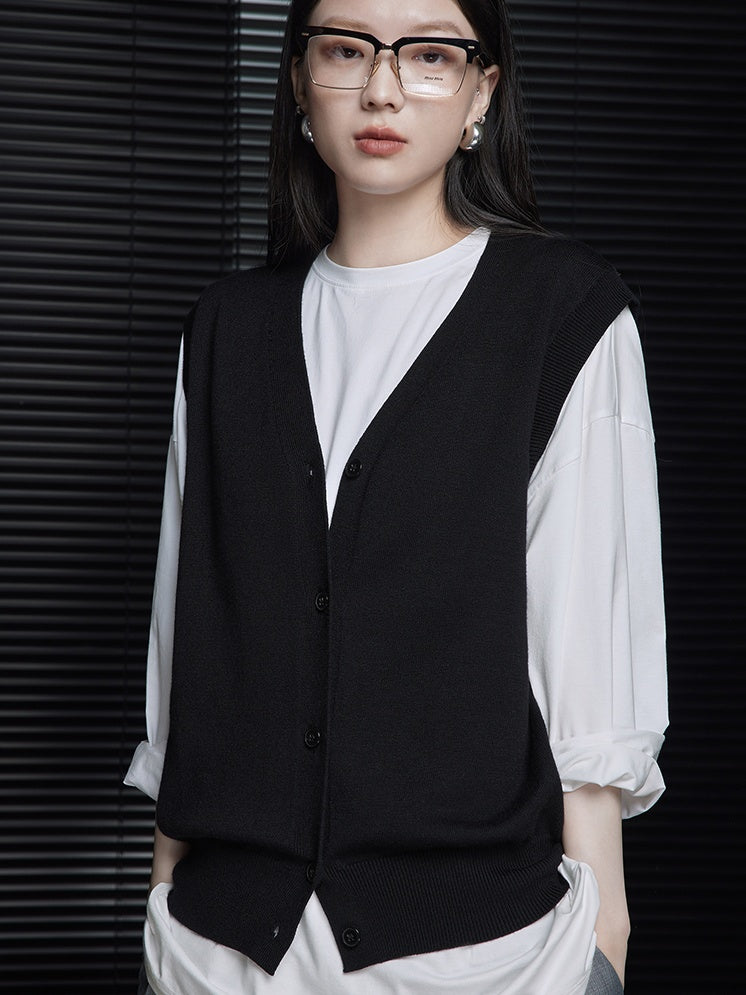 Black V-Neck Vest Cardigan_BDHL6370