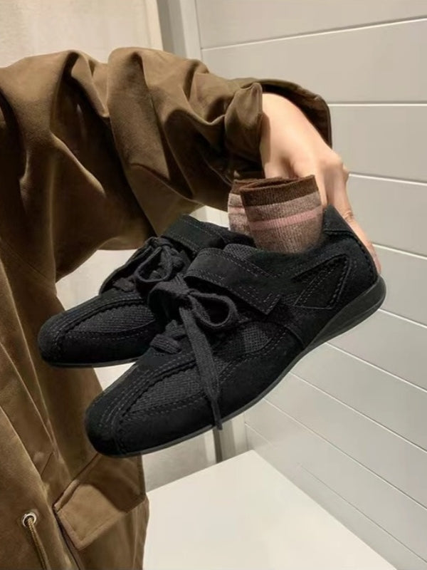 Retro Lace-Up Trainers_BDHL7816