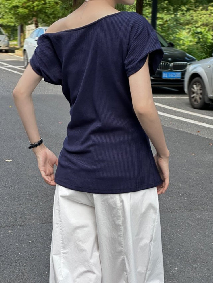 Diagonal Shoulder Twist T-Shirt_BDHL7529