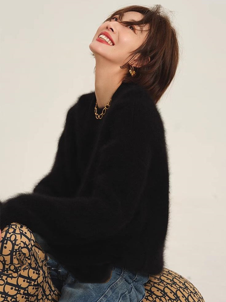 Fluffy Round Neck Sweater_BDHL6831
