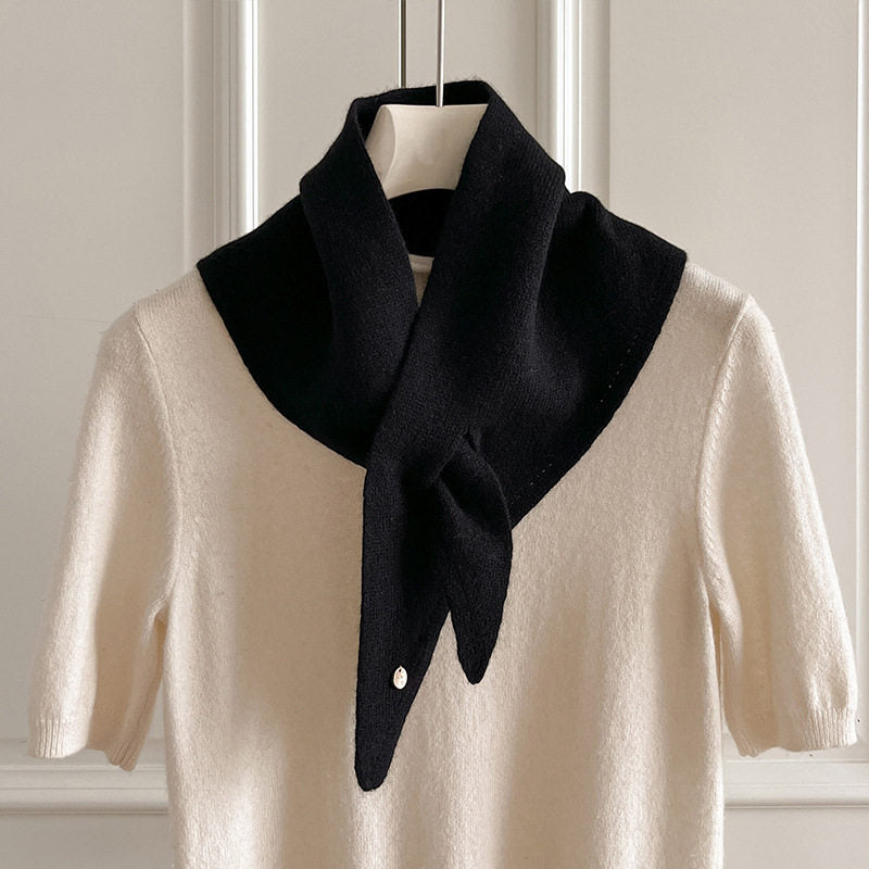 Wool Knit Triangle Scarf_BDHL8480