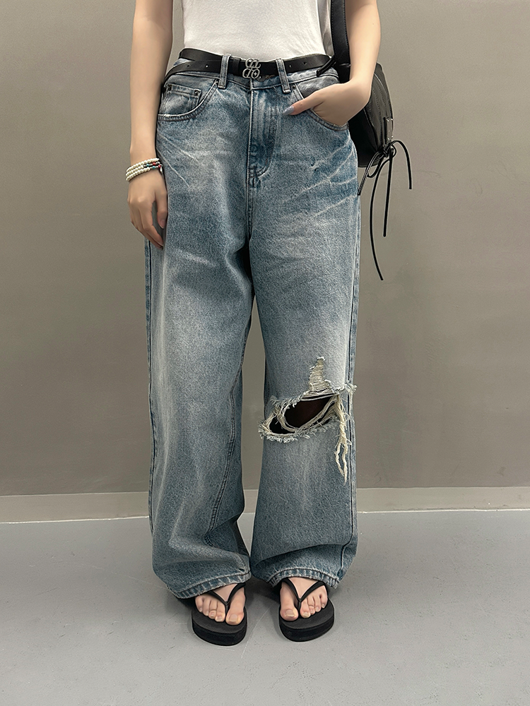 Pocket Embroidered Hole Jeans_BDHL7344