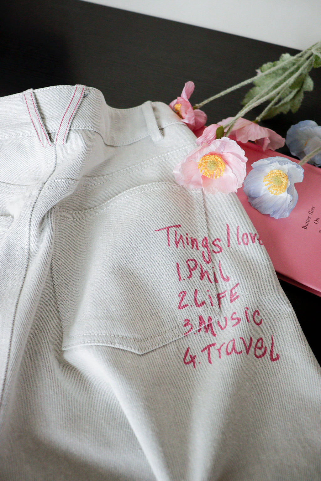 English Letter Print Straight Jeans_BDHL8233