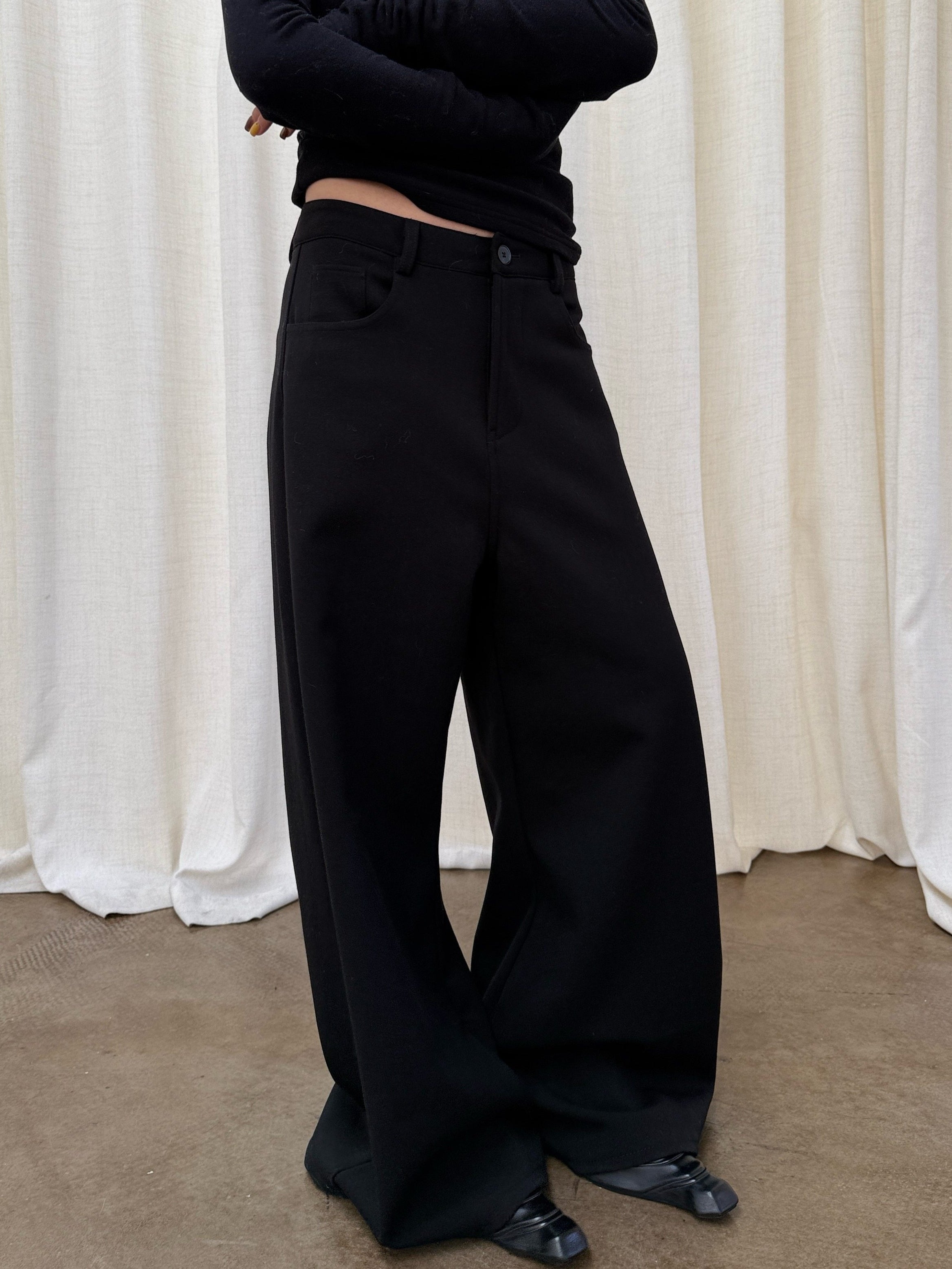 Curved Wide-Leg Pants_BDHL8112