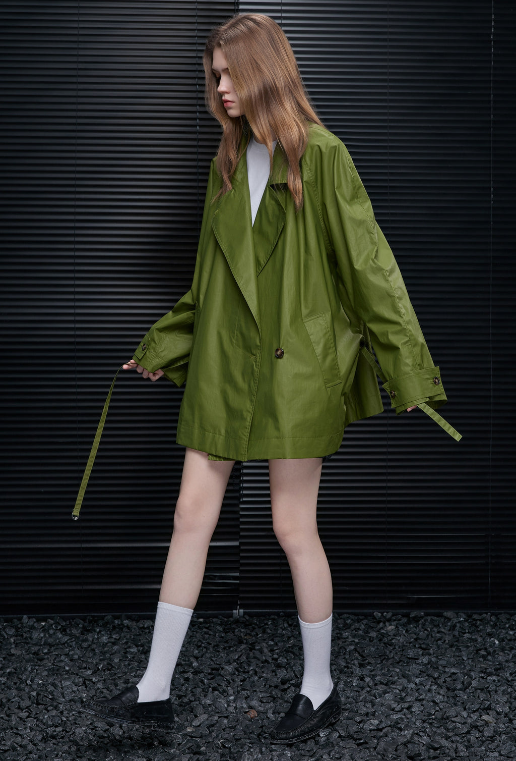 Mid-Length Trench Coat_BDHL8174