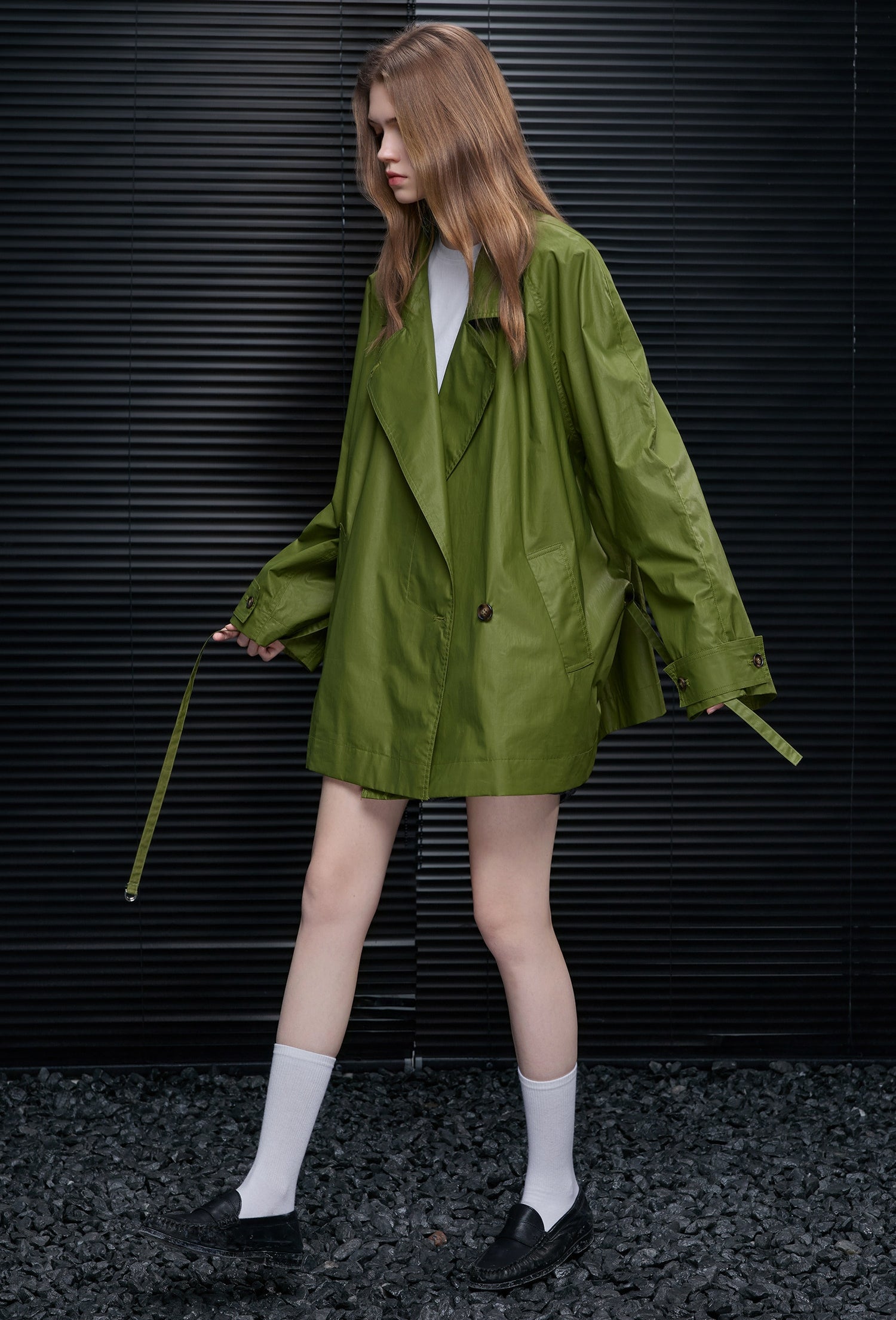 Mid-Length Trench Coat_BDHL8174