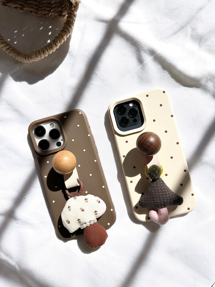 Wooden Mushroom Stand Cute Mushroom Charm Phone Case_HL3271