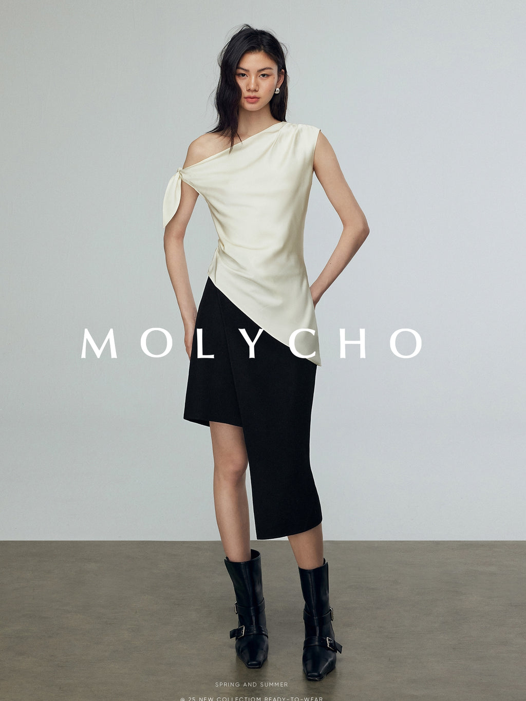 Diagonal Shoulder Strap Tops_BDHL7395