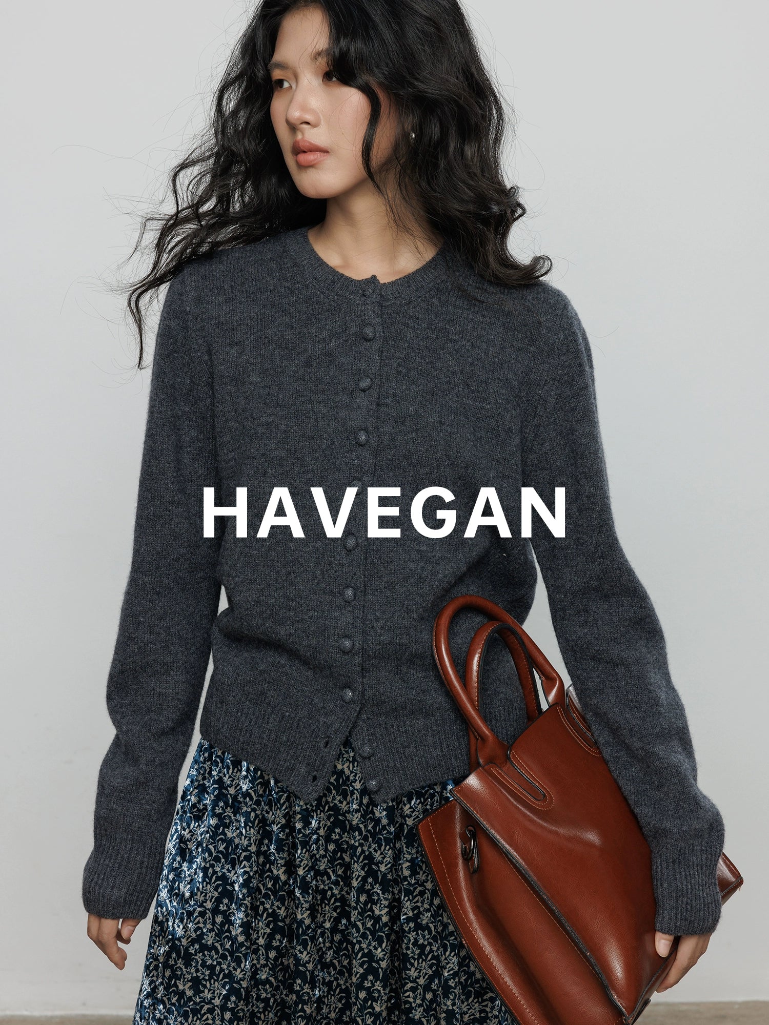 Round-Neck Knitted Cardigan_BDHL7896