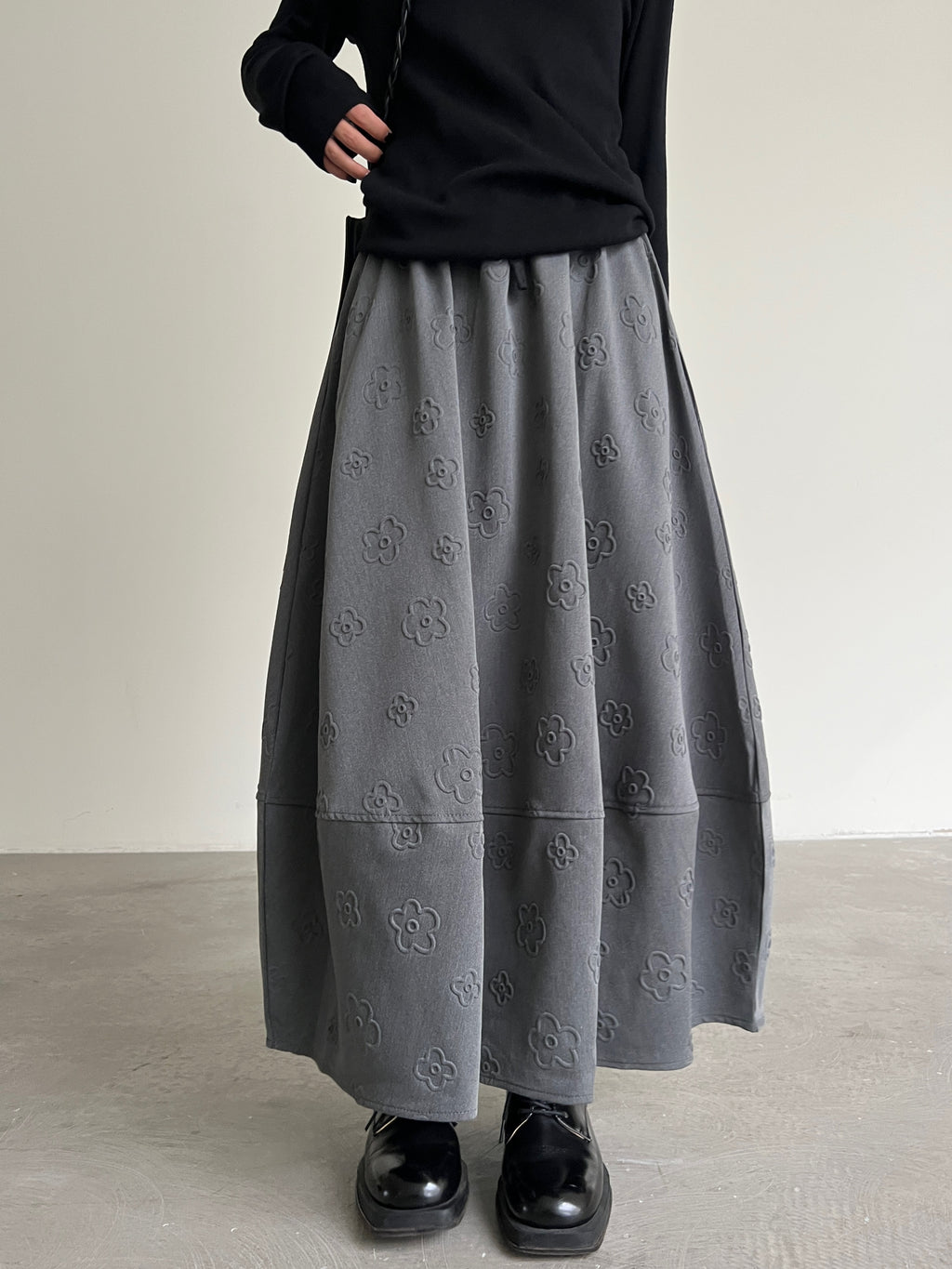 Floral Embossed Thick A-Line Skirt_BDHL6967