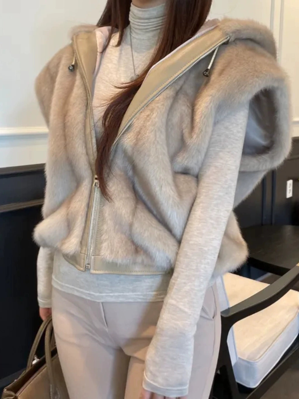 Fluffy Hooded Fur Vest_BDHL8029