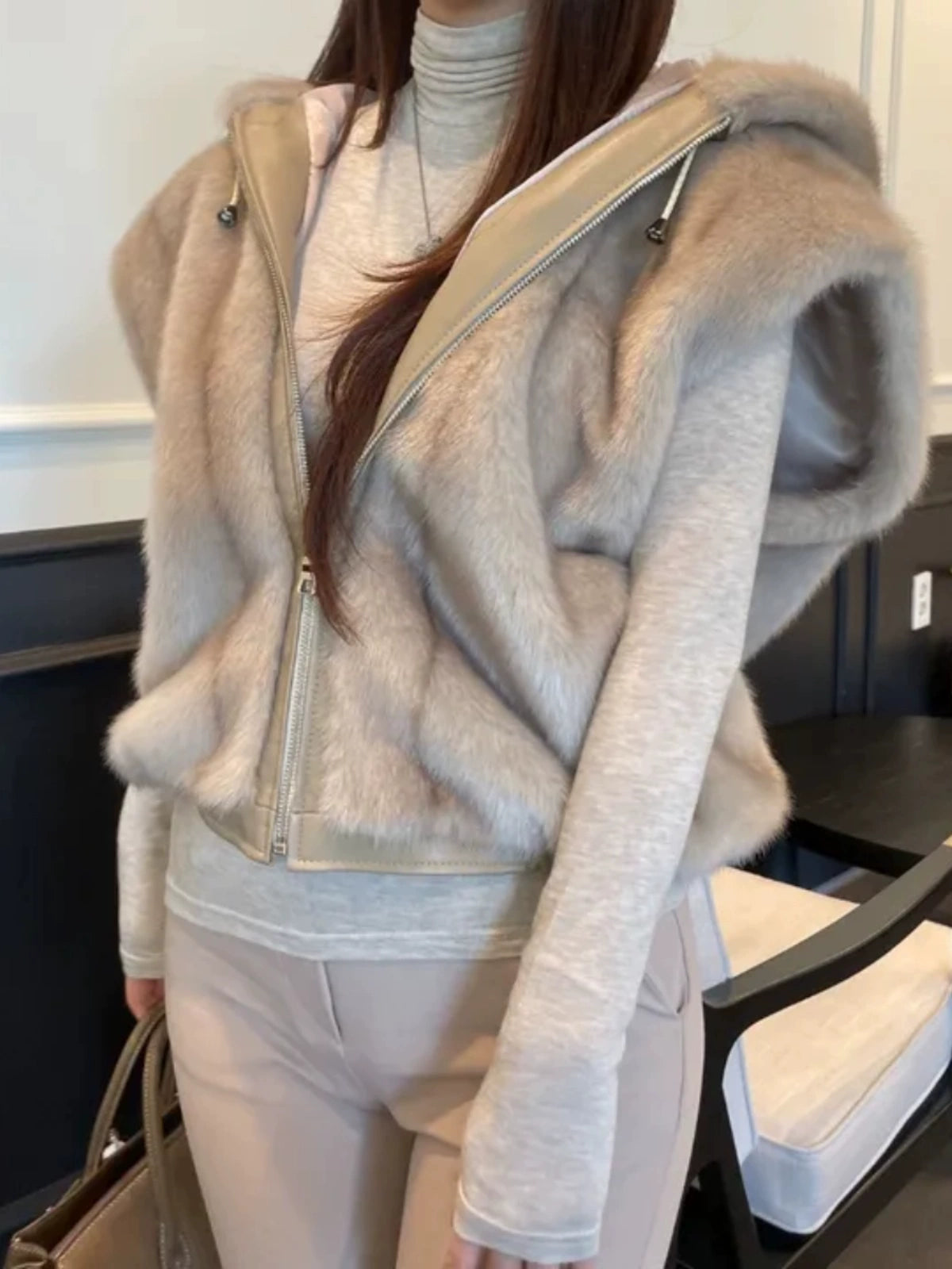 Fluffy Hooded Fur Vest_BDHL8029