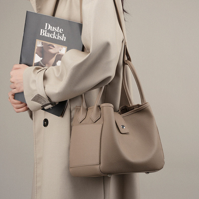 Grained Leather Bucket Handbag_BDHL8452