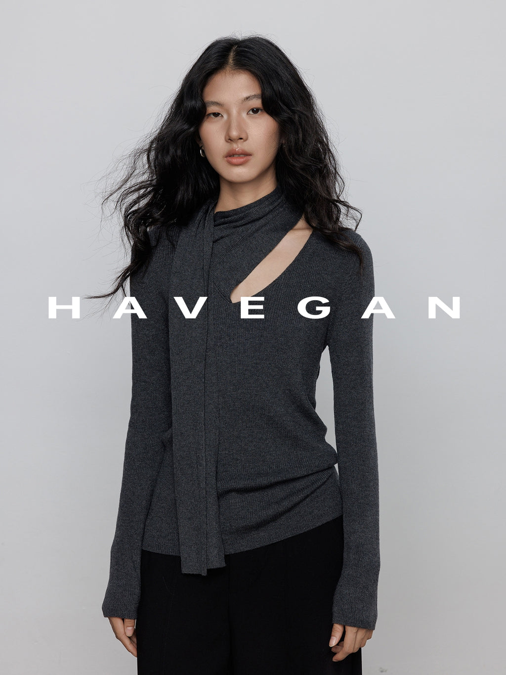 Halter-Neck Knit Tops_BDHL7784
