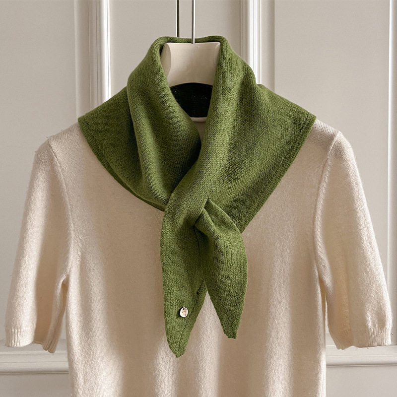 Wool Knit Triangle Scarf_BDHL8480