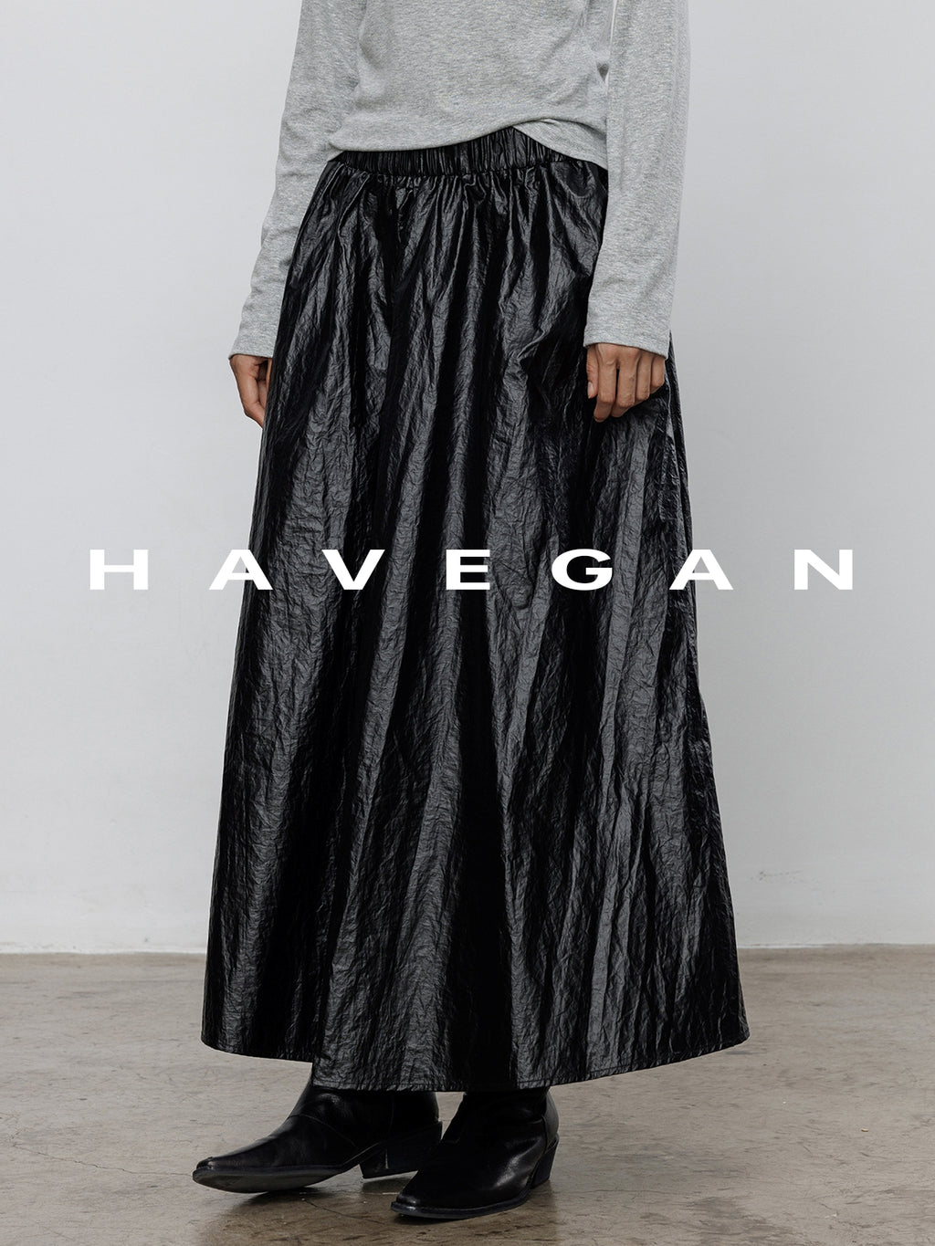 Matt Paper Leather Pleated Skirt_BDHL7706