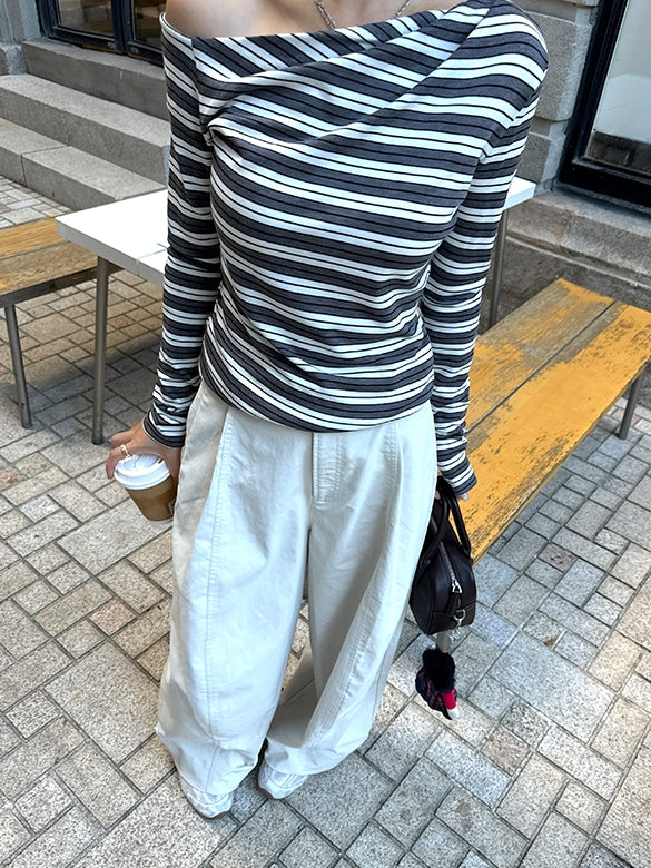 One-Shoulder Long-Sleeved T-Shirt_BDHL7734
