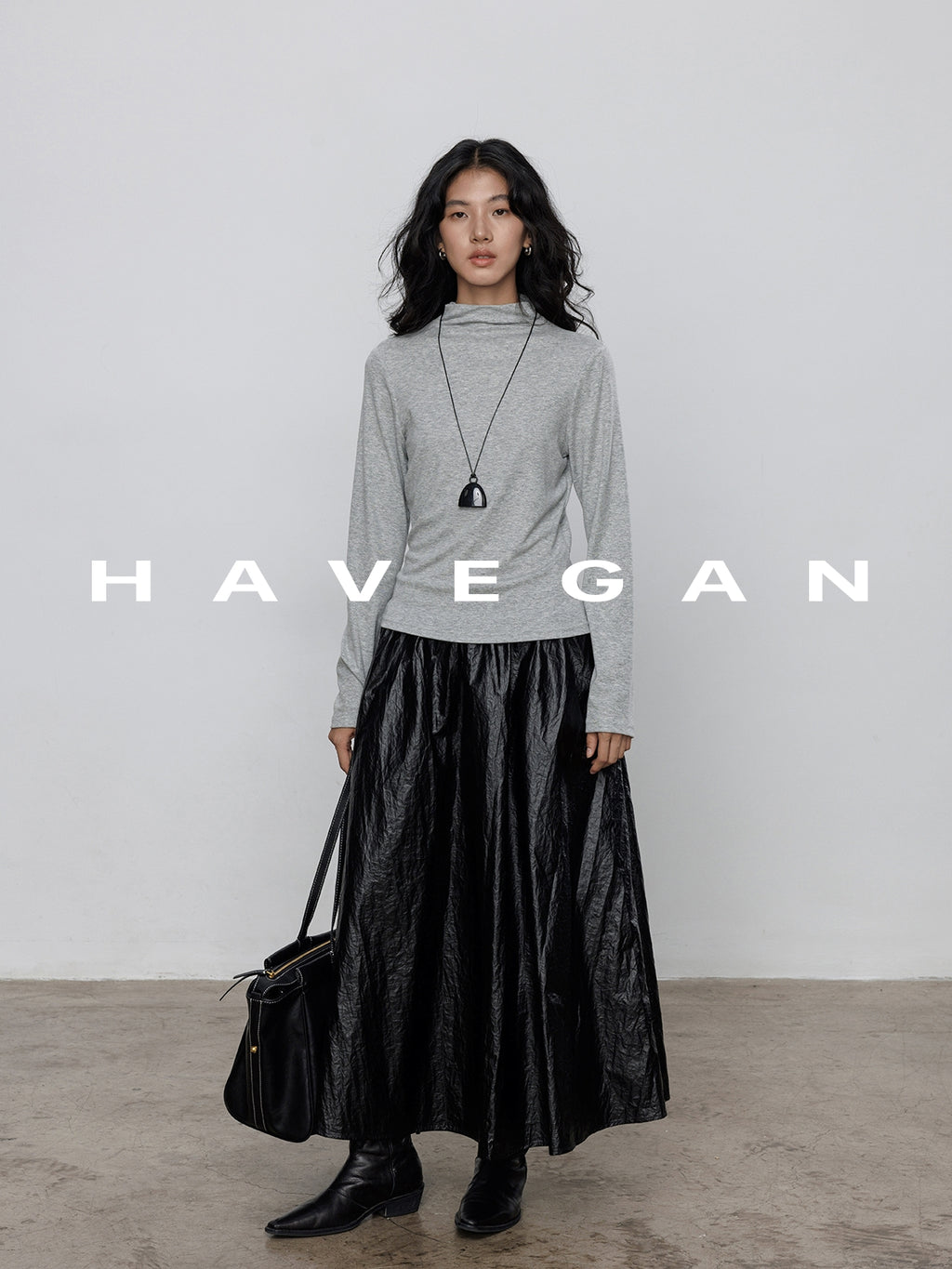 Matt Paper Leather Pleated Skirt_BDHL7706