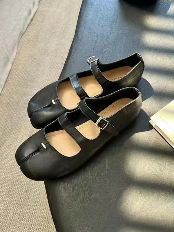 Split Toe Flat Shoes_BDHL7451