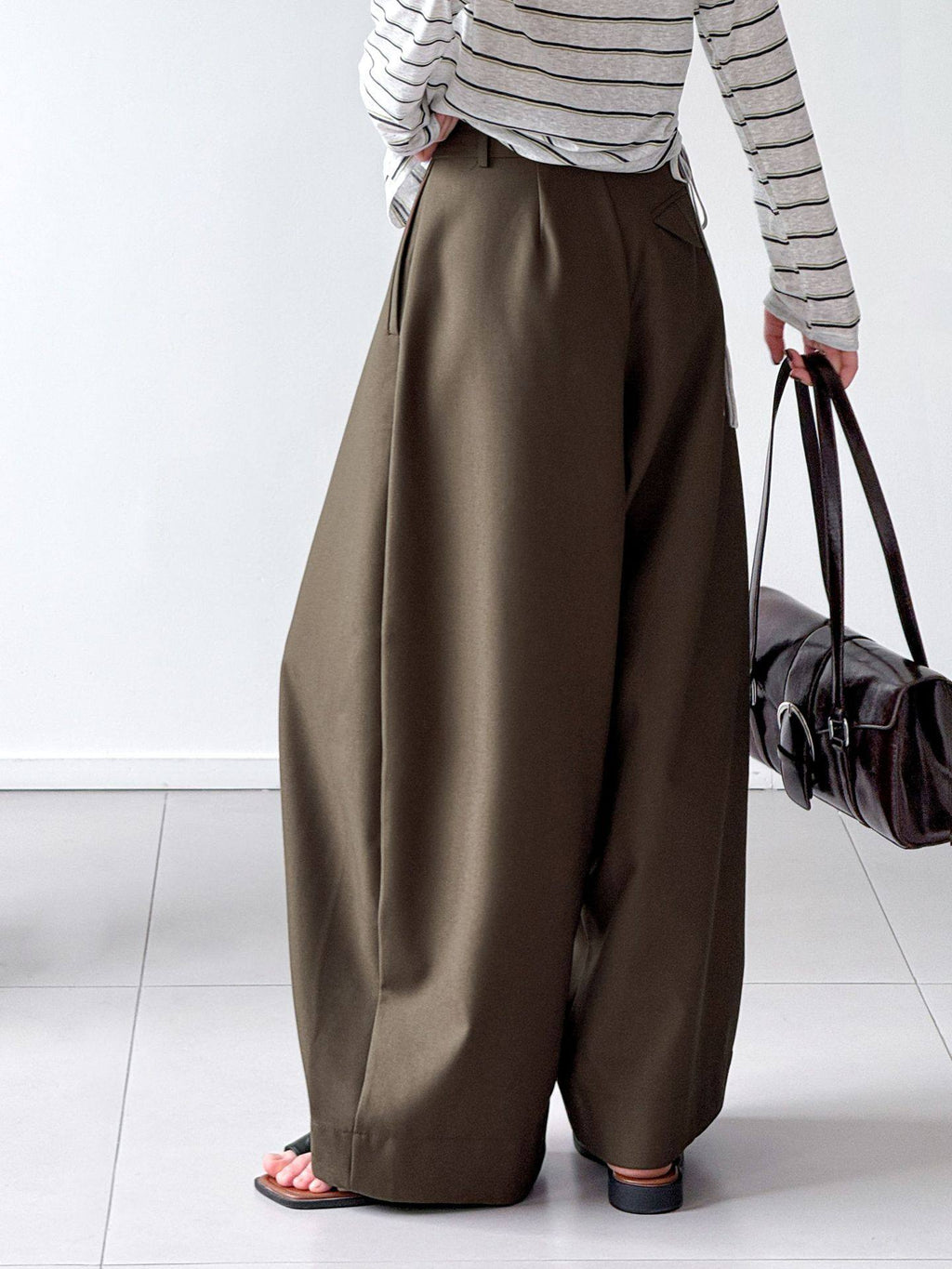 Curve Blade Wide-Leg Pants_BDHL8166