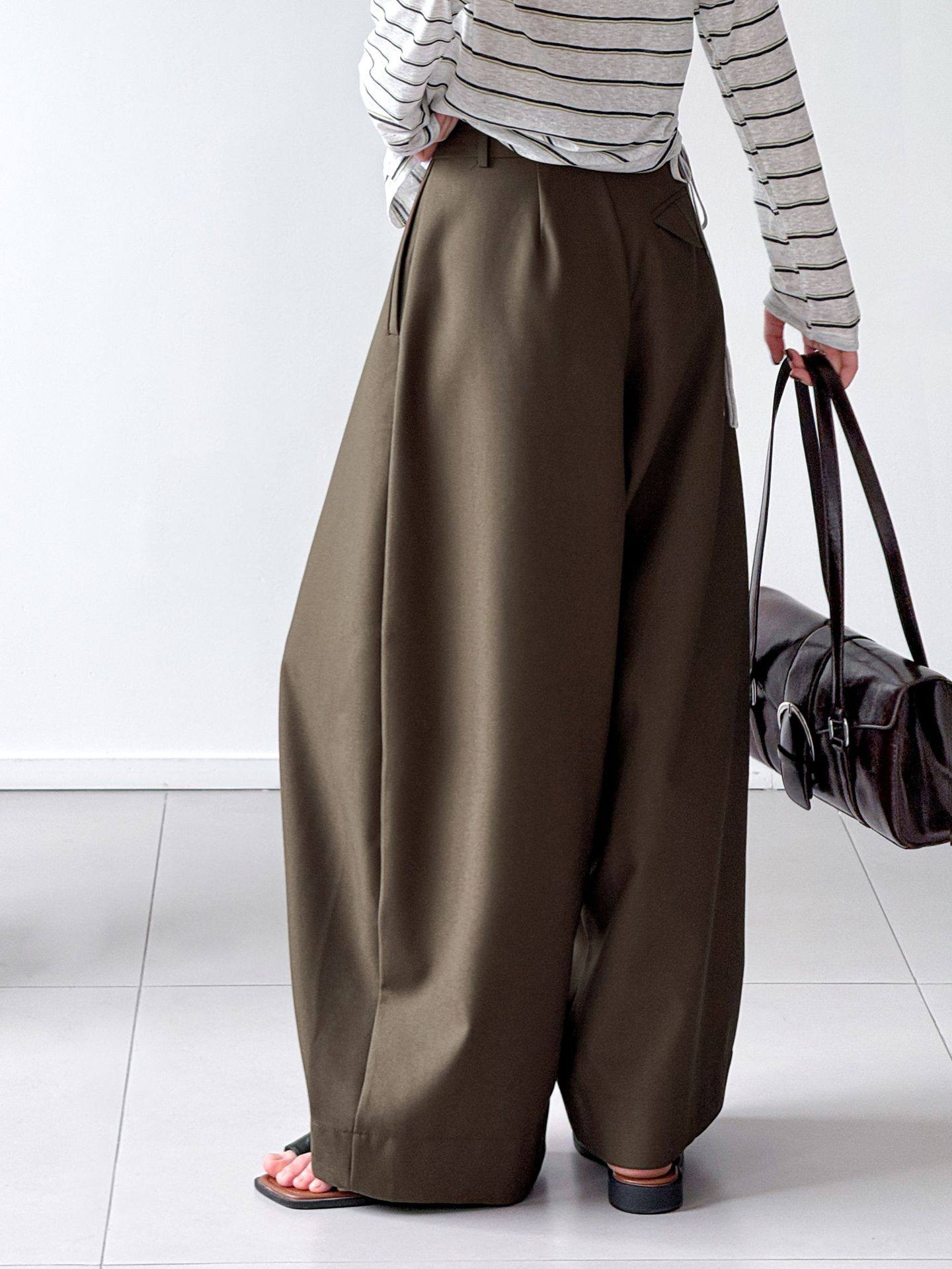 Curve Blade Wide-Leg Pants_BDHL8166