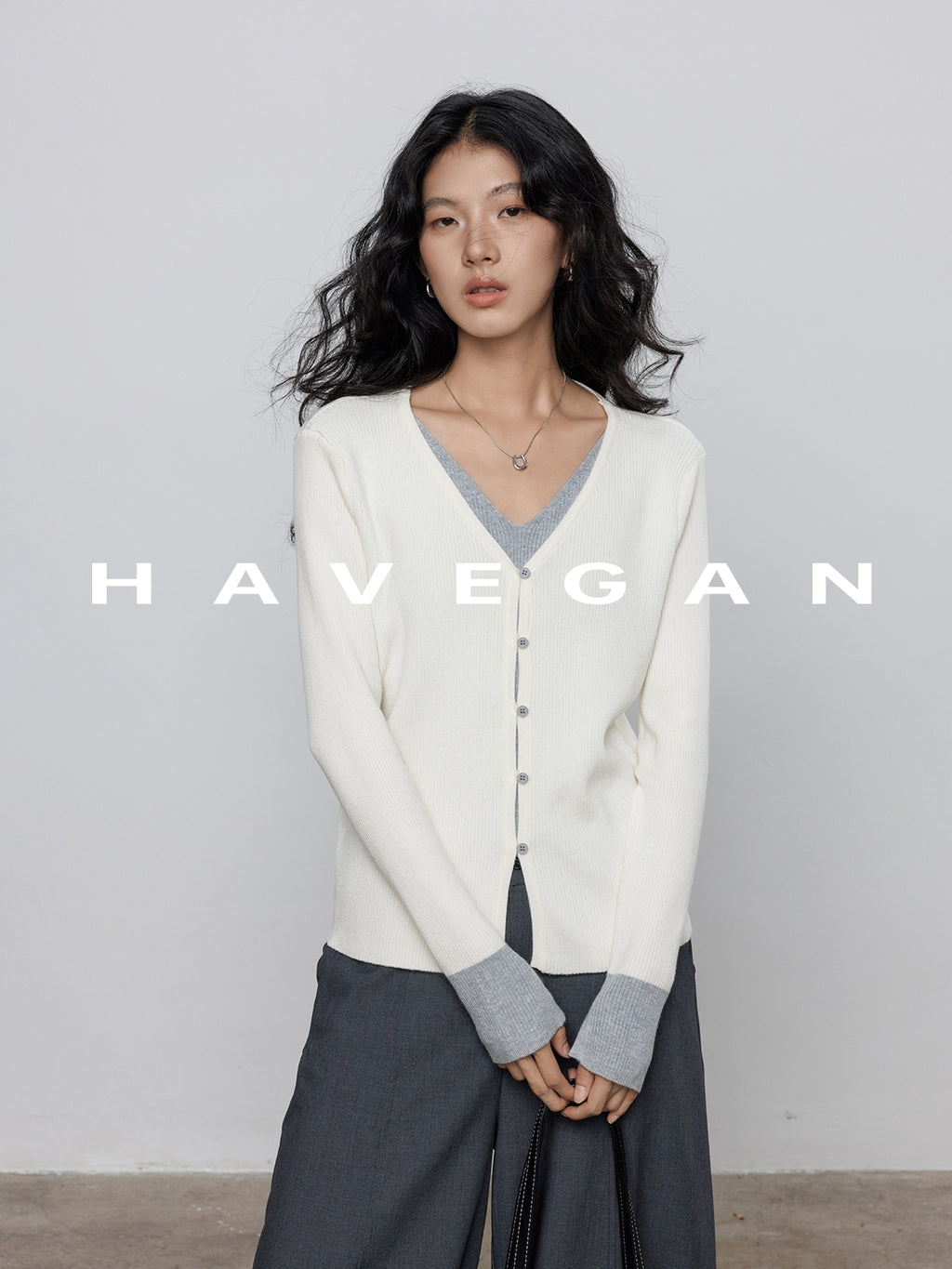 V-Neck Two-Piece Style Cardigan_BDHL7785