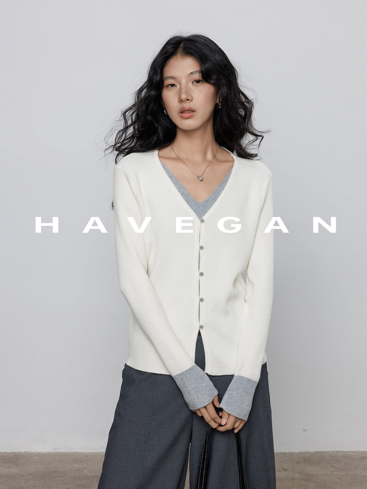 V-Neck Two-Piece Style Cardigan_BDHL7785
