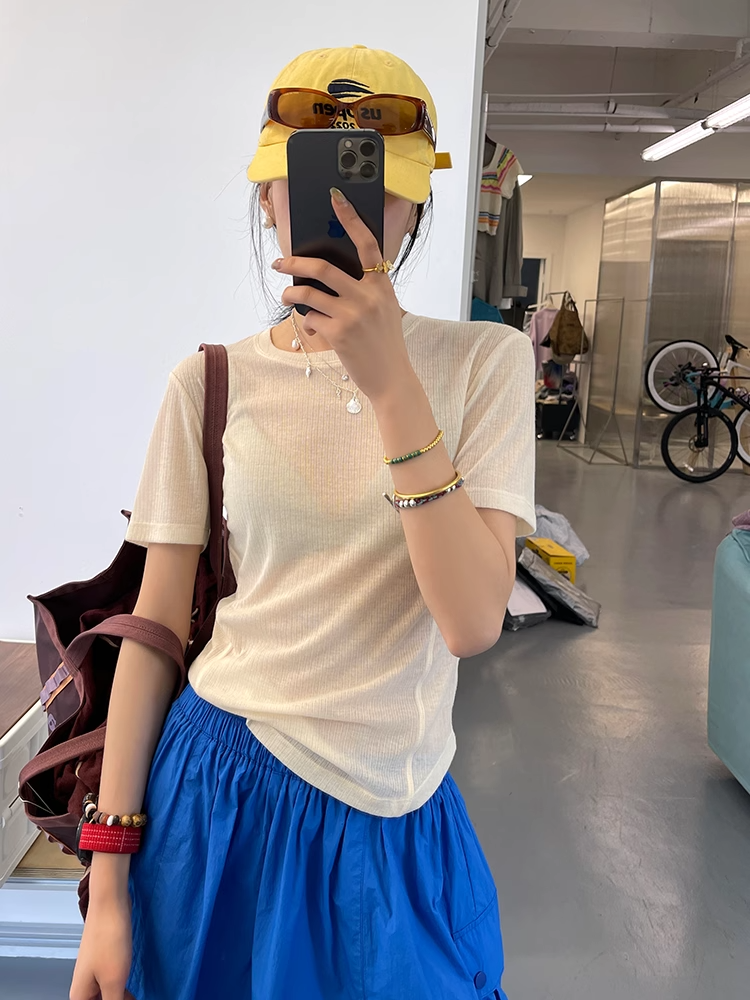 Slightly Transparent T-Shirt_BDHL7410