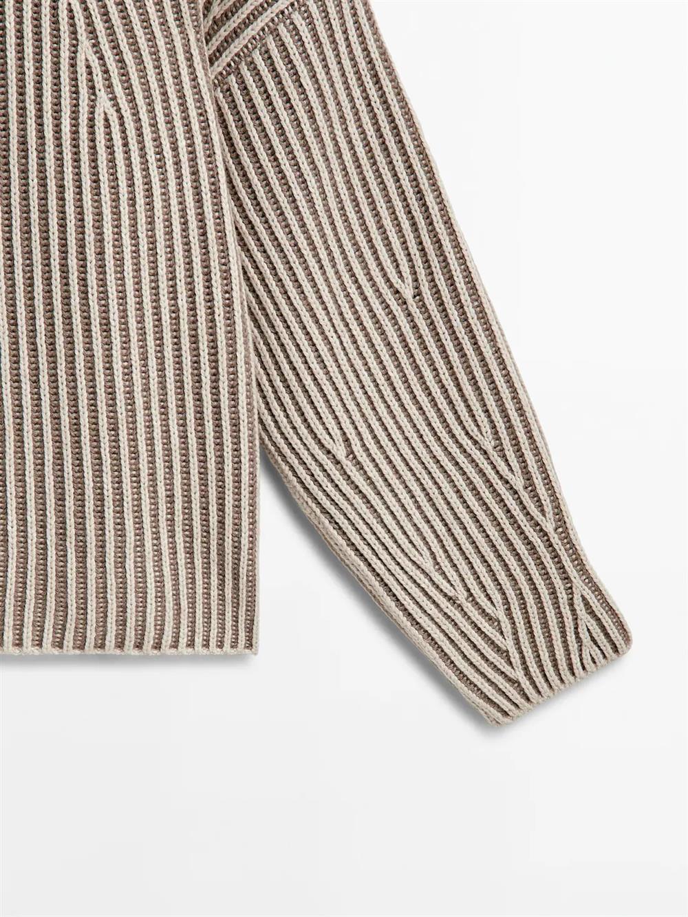 High-Neck Irregular Rib Knit Tops_BDHL8024