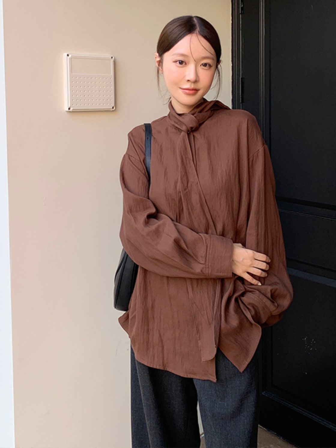 Ribbon Tie Long-Sleeved Shirt_BDHL6456