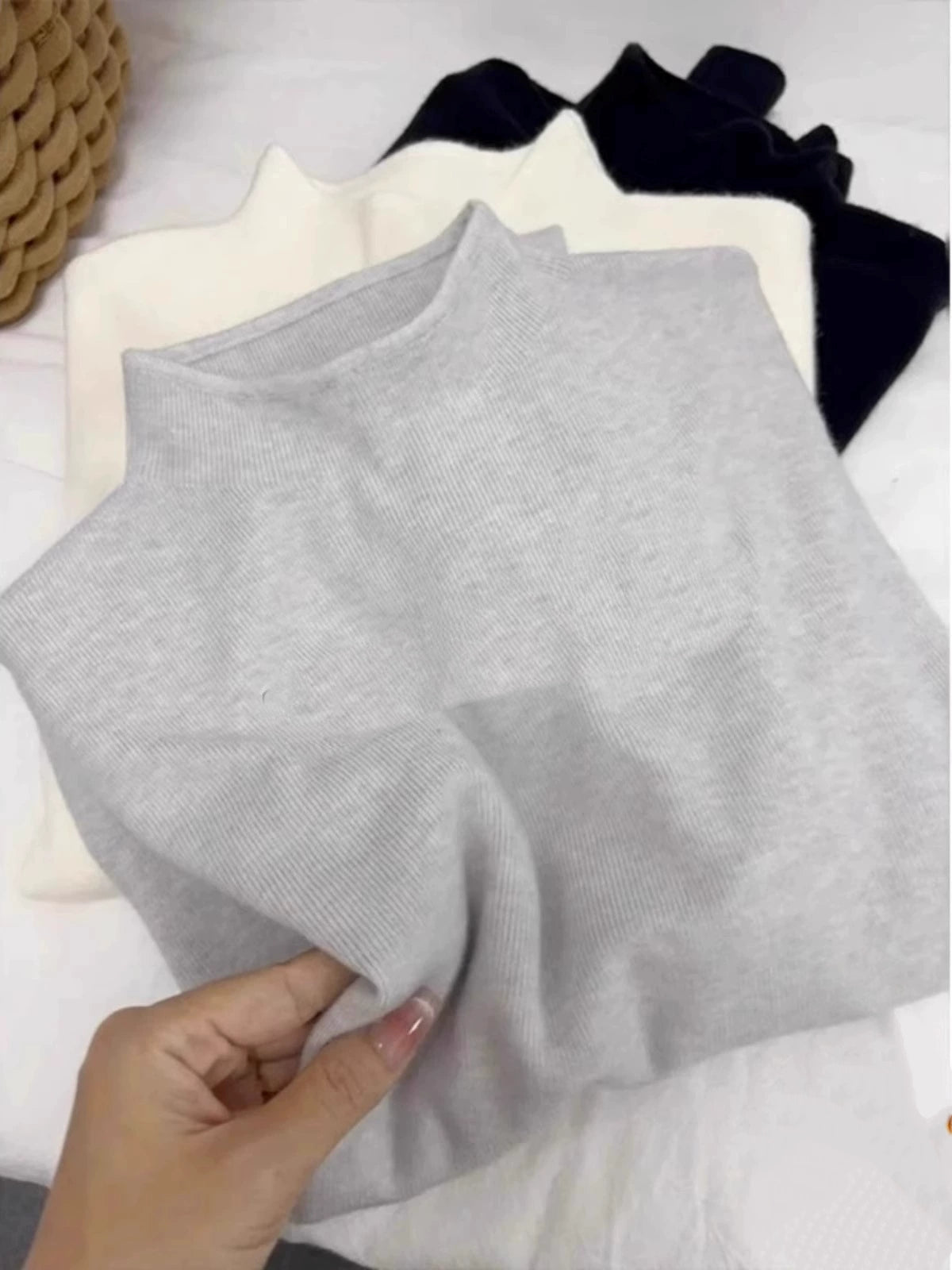 Stand-Collar sweater Or Knitted Vest_BDHL7819