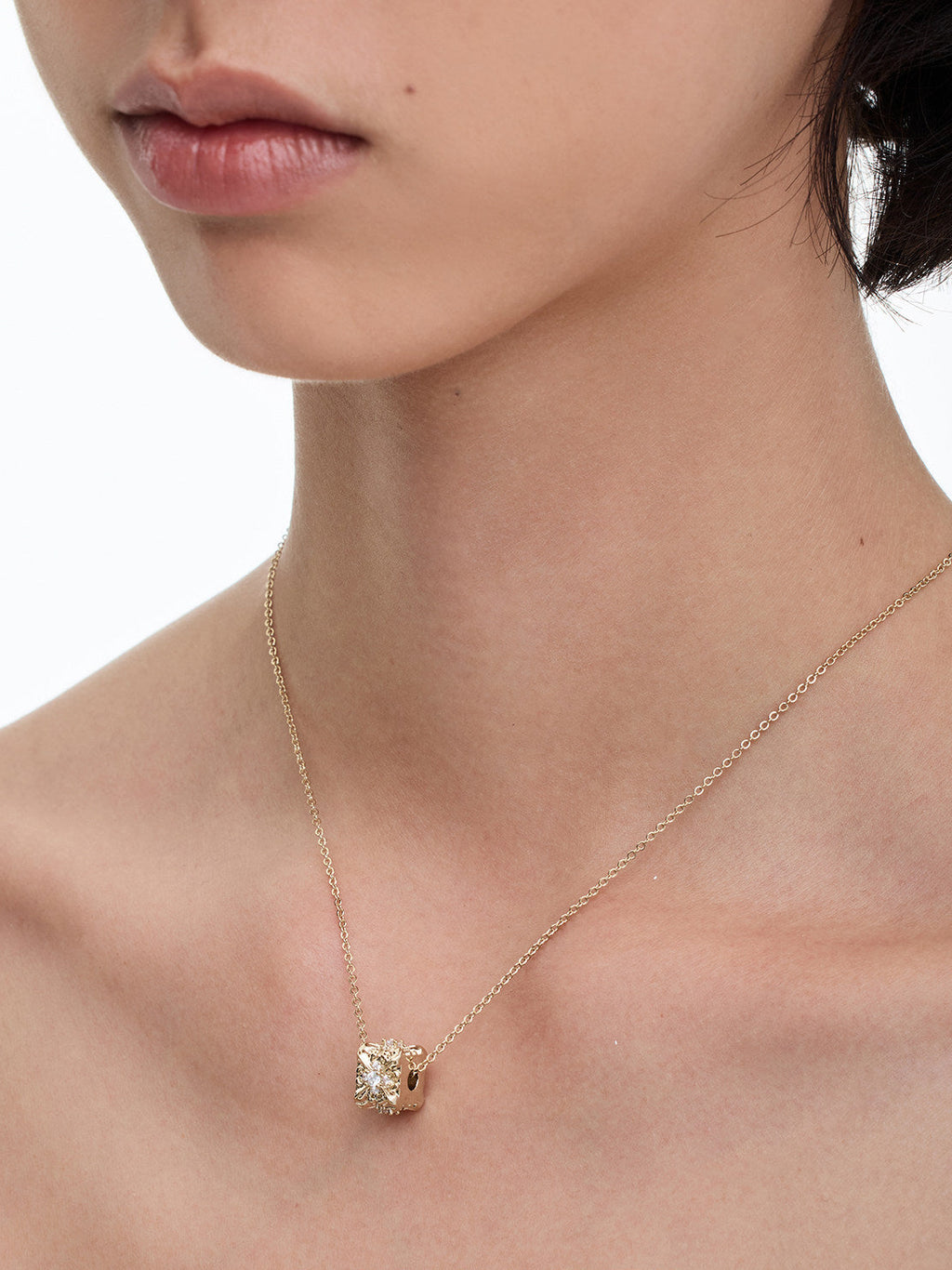 Iris Cube Pendant Necklace_BDHL8475